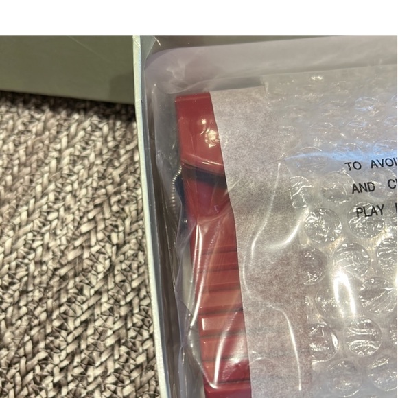 Red Lucite Resin Hard Clutch with Chain inside-boutique - Picture 12 of 12